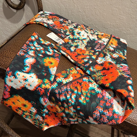Offline by Aerie Daisy Life Multicolored 70’s 7/8 Leggings Hi-Rise Short Inseam! - Picture 2 of 9